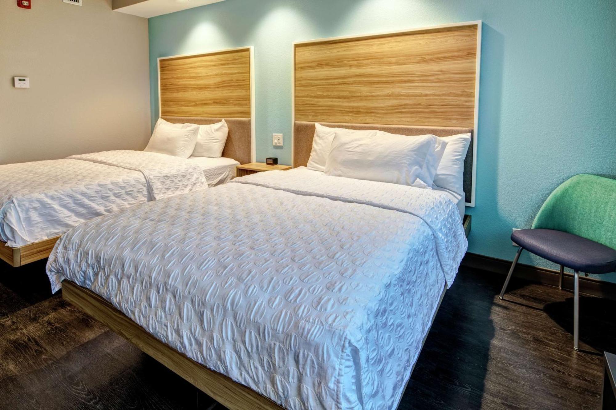 Tru By Hilton Roanoke Hollins Hotell Exteriör bild