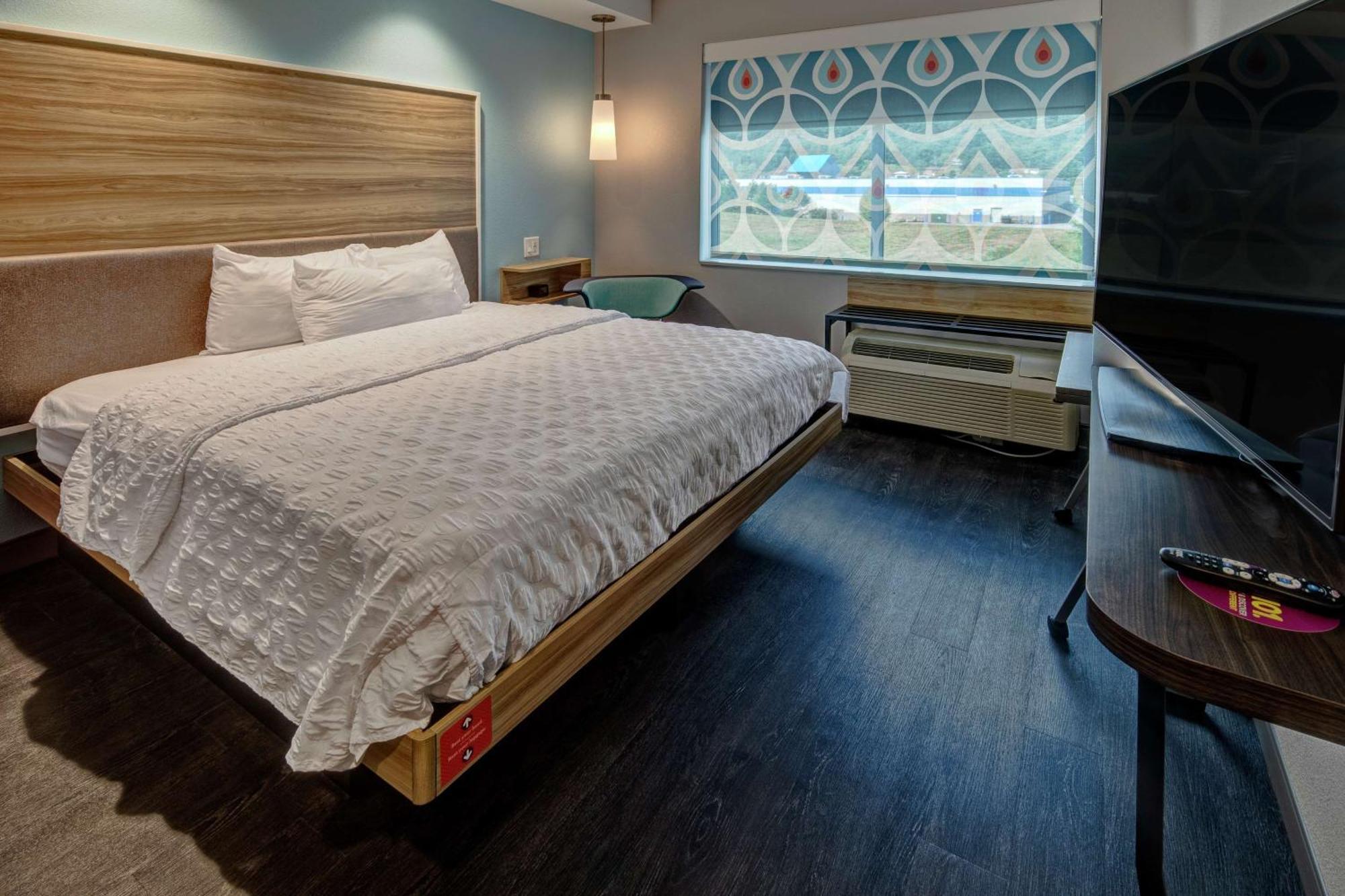 Tru By Hilton Roanoke Hollins Hotell Exteriör bild