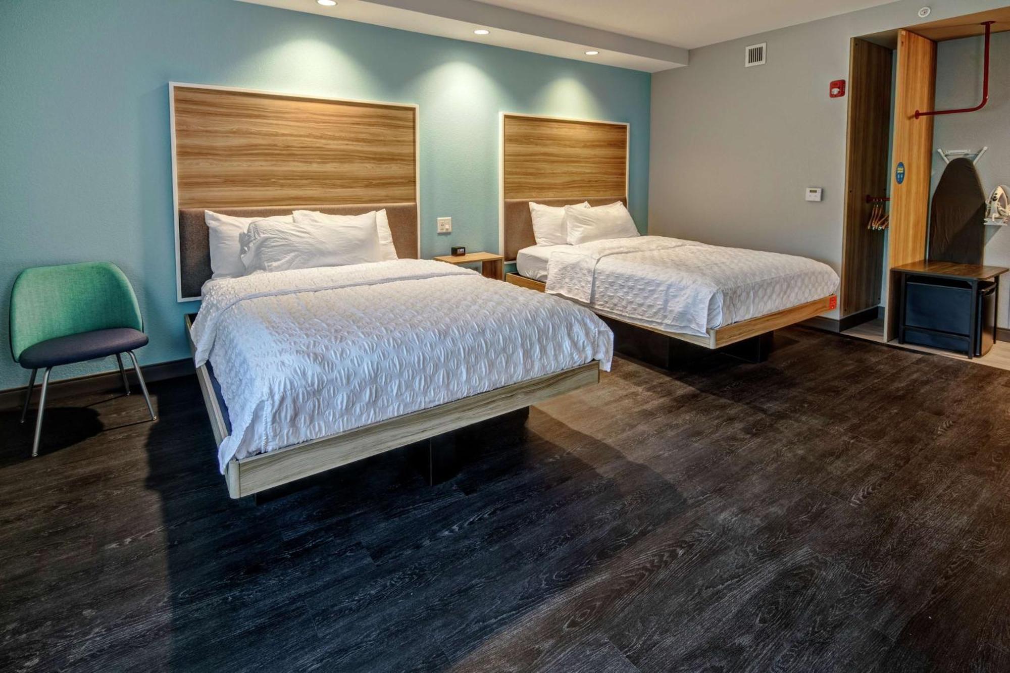 Tru By Hilton Roanoke Hollins Hotell Exteriör bild