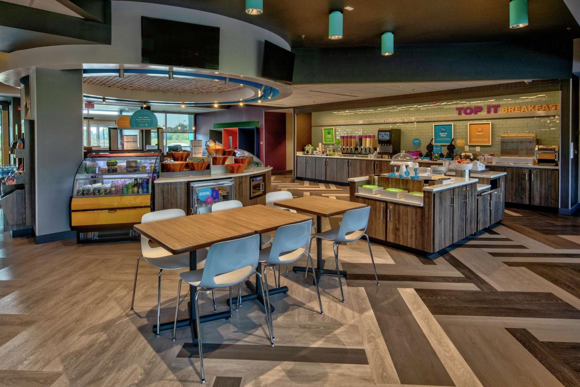 Tru By Hilton Roanoke Hollins Hotell Exteriör bild