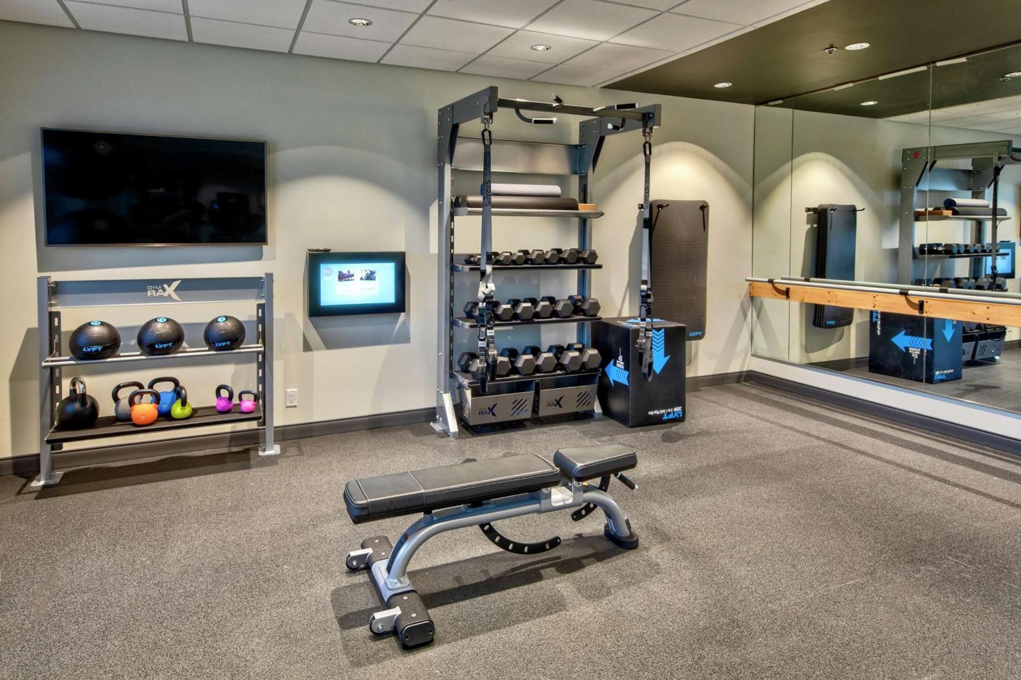 Tru By Hilton Roanoke Hollins Hotell Exteriör bild
